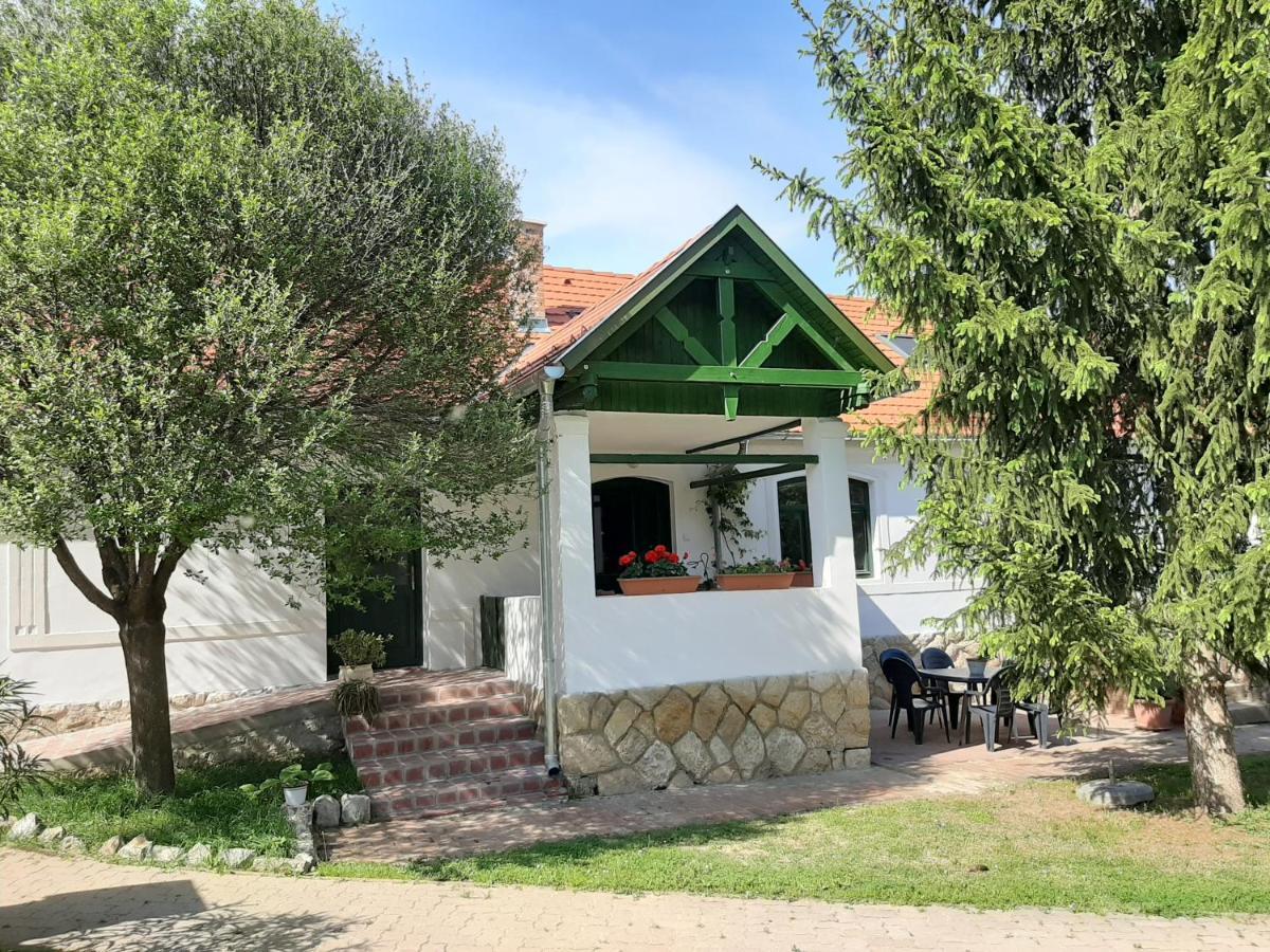 Natura Panzio&Apartmanhaz Орфів Екстер'єр фото