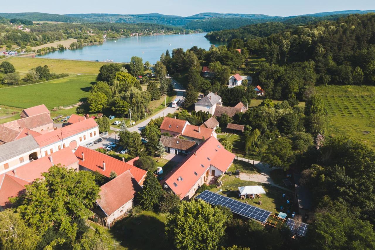 Natura Panzio&Apartmanhaz Орфів Екстер'єр фото